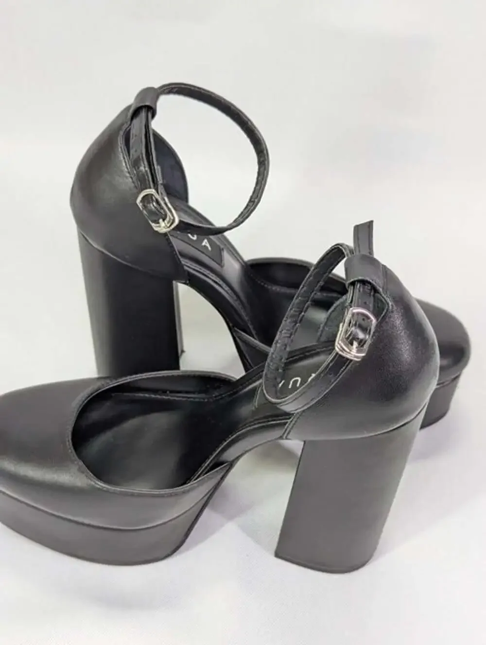 Aqua Lisa Women's Black Ankle Strap Platform Heels Size 7.5 (MSRP $138)